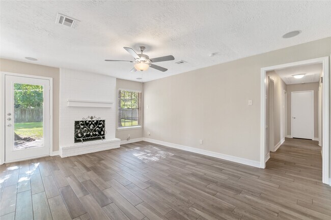 Building Photo - 25814 Leafywood Dr