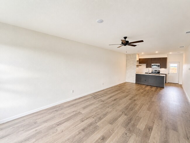 Building Photo - 1615 Crooked River