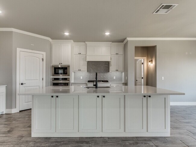 Building Photo - 3212 Hayven Cir