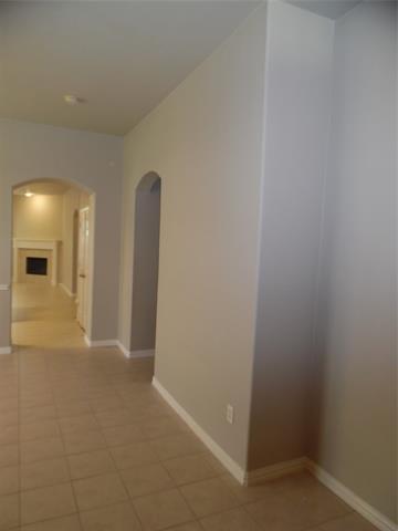 Building Photo - 8572 Davis Dr