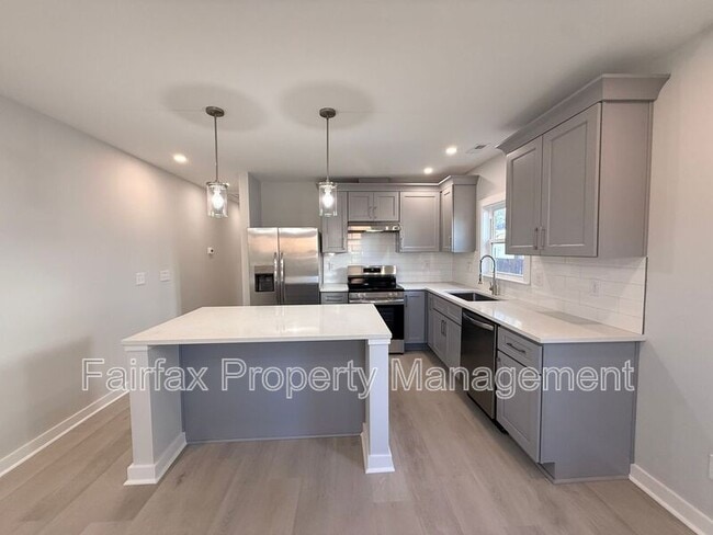 Building Photo - 703 N Guthrie Ave