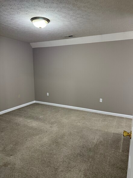 Building Photo - 114 Cortland Ct