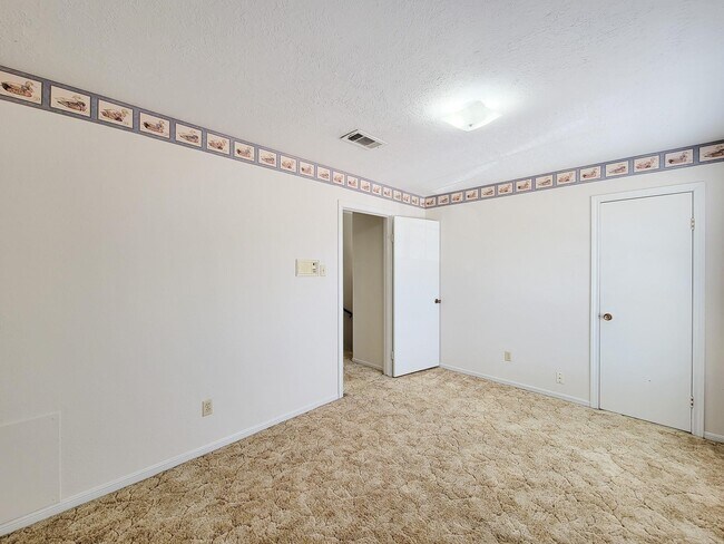 Building Photo - 1815 Country Village Blvd