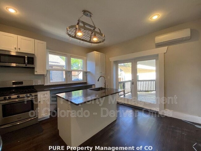 Building Photo - 1461 N Raleigh St