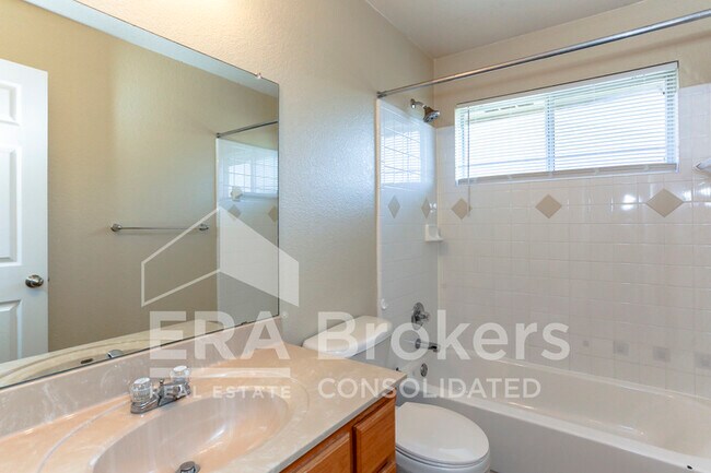 Building Photo - 702 Aries Dr