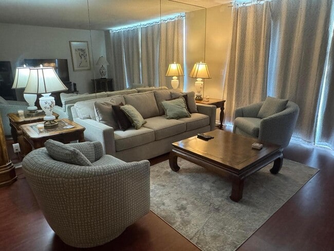 Building Photo - 5440 N Ocean Dr