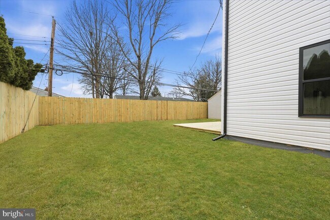 Building Photo - 31 Swan Ln