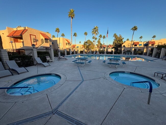 Building Photo - Charming 2BED/2BATH Condo located in Spring Oaks Community. Make the Move for Less: $300 Off Move...