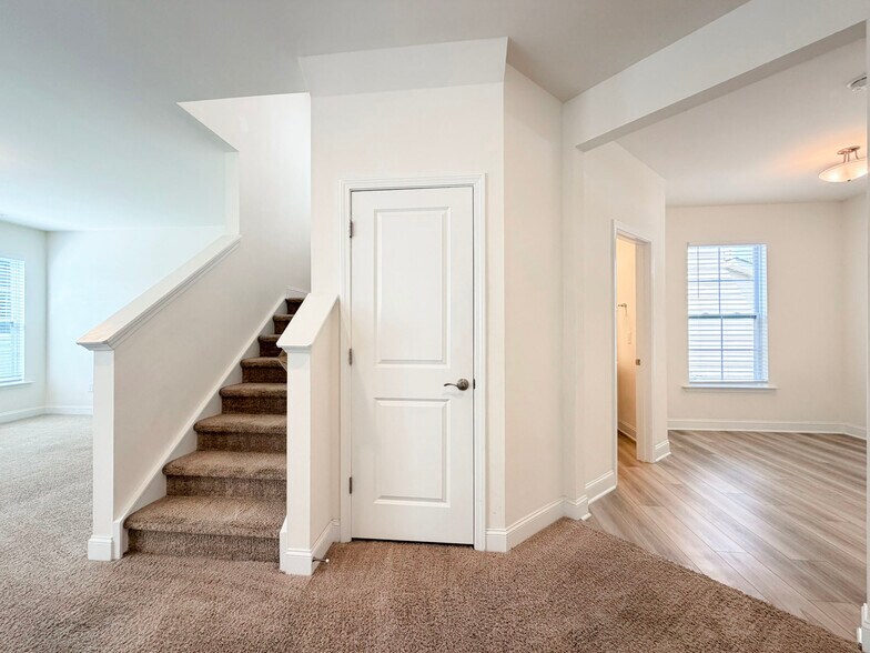 Building Photo - 563 Whitley Ridge Dr
