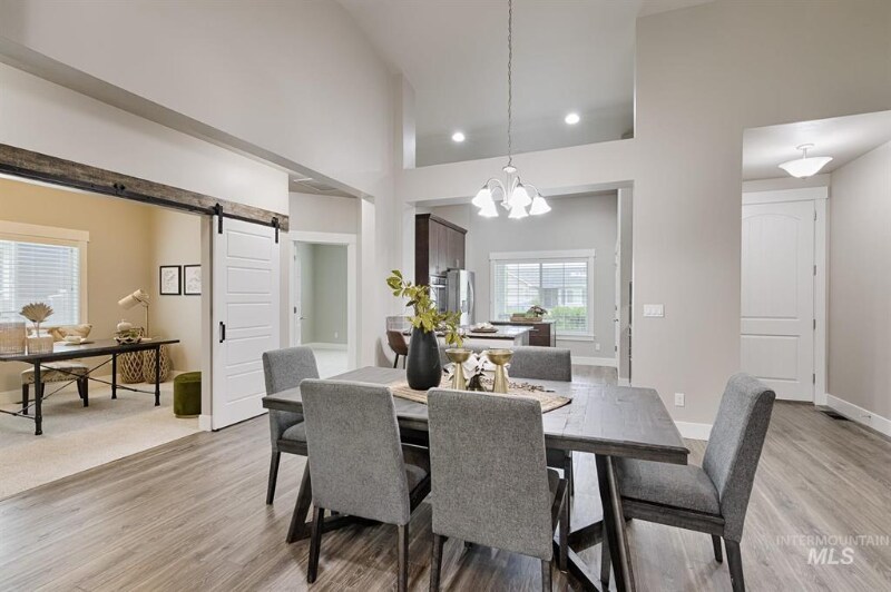 Building Photo - 1115 W Olds River Dr