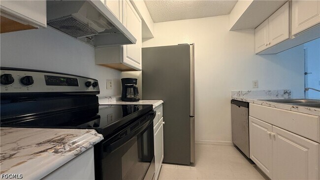 Building Photo - 3407 Winkler Ave