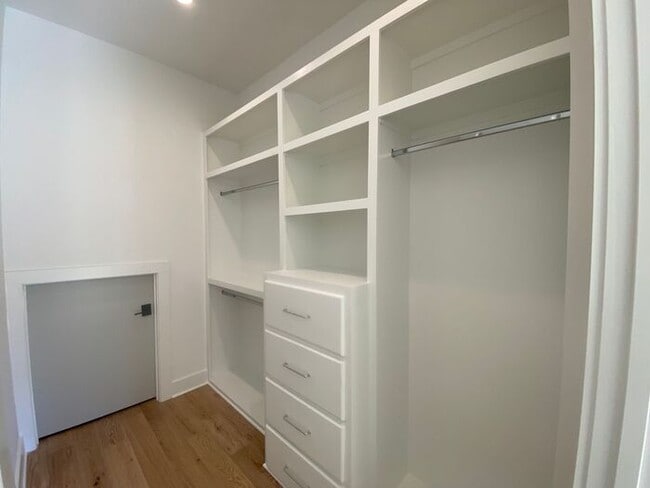 Building Photo - Beautiful New House in West Nashville - High End Appliances