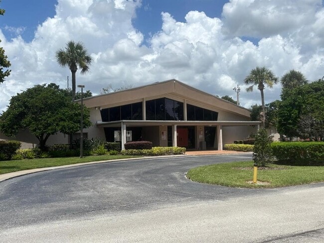 Building Photo - 3250 S Semoran Blvd