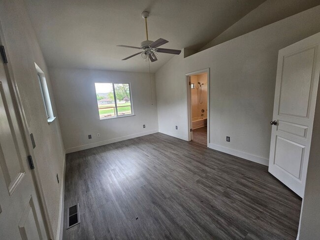 Building Photo - Amazing Jewel in Hidden Valley