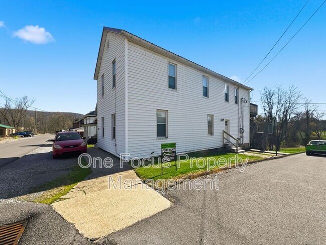 Building Photo - 520 Shaw St