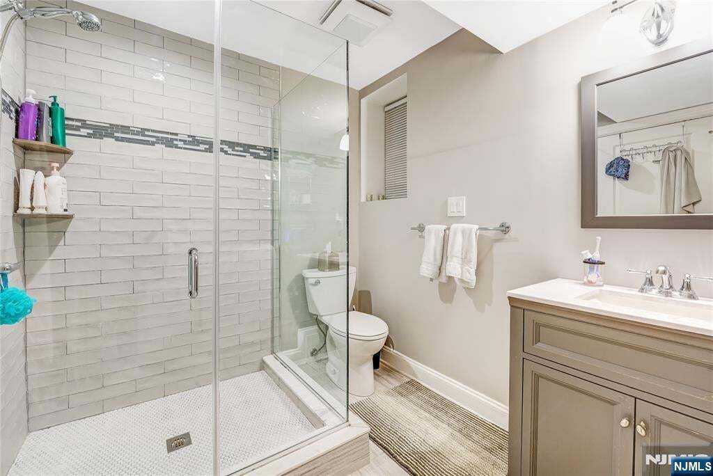 Building Photo - 194 Delmar Ave