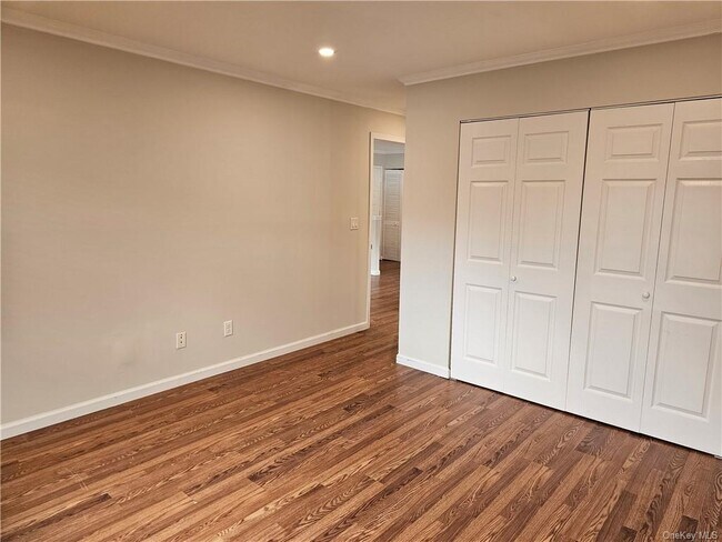 Building Photo - 9 Briarcliff Dr S