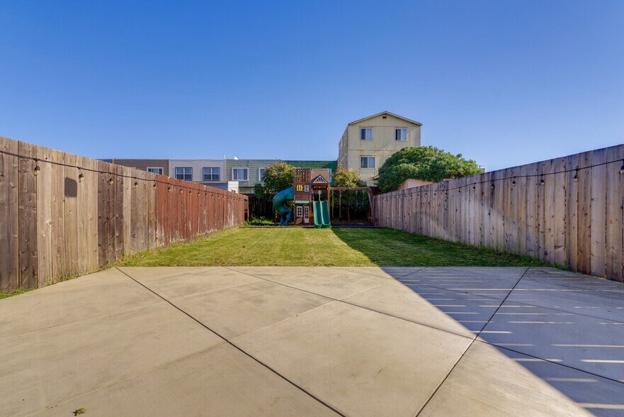 Building Photo - 1770 48th Ave