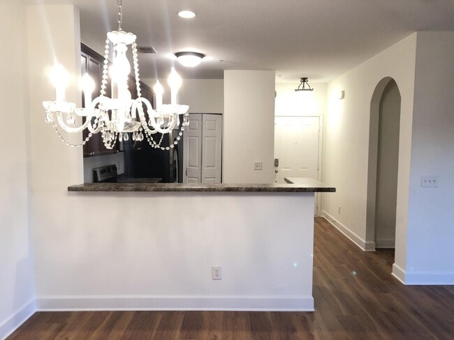 Building Photo - 8221 Lenox Creekside Dr
