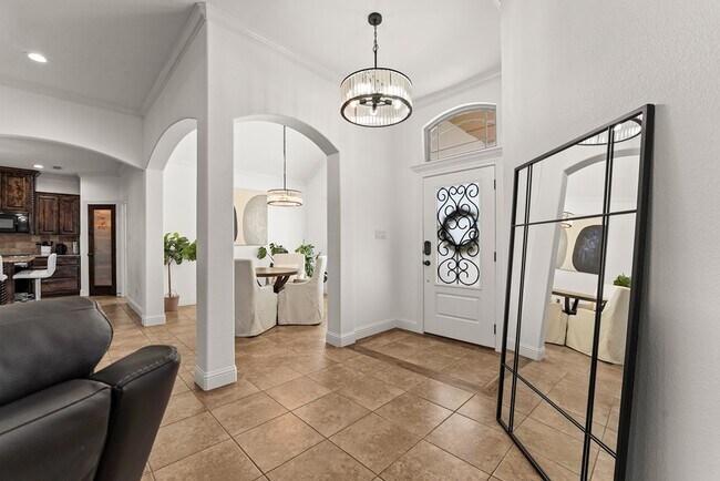 Building Photo - 1400 N Redondo Ave