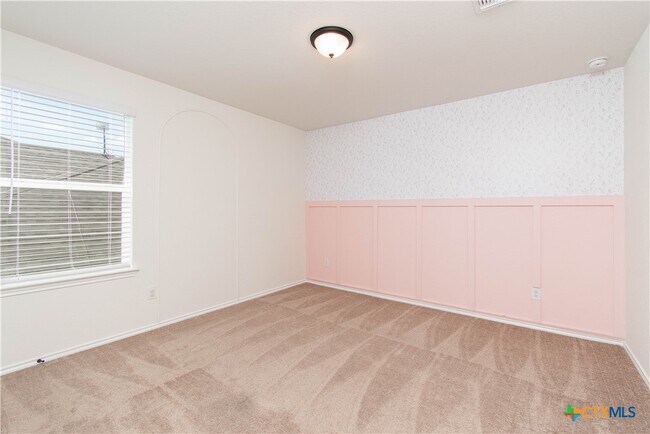 Building Photo - 661 Bailey Park Dr