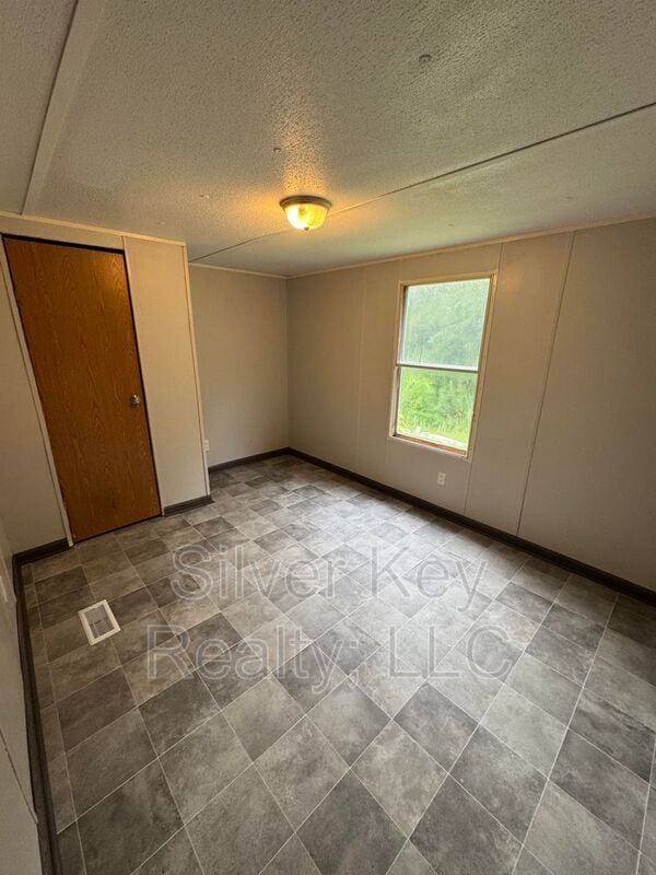 Building Photo - 270 Co Rd 213