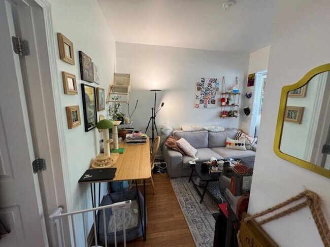 Primary Photo - 1 bedroom in Chicago IL 60613