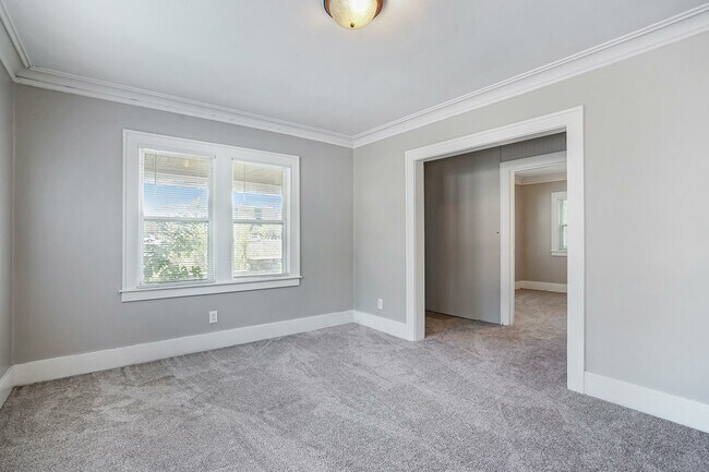 Building Photo - 459 Dickinson St SE