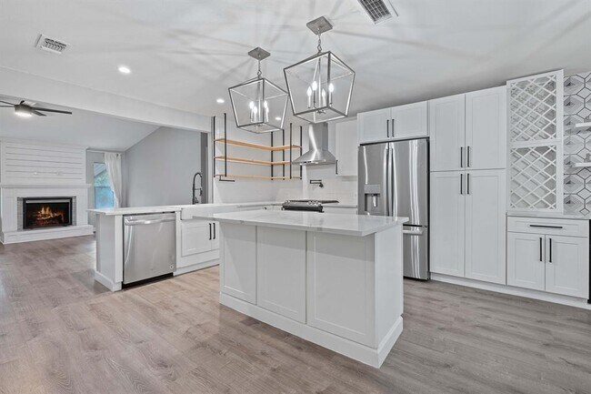 Building Photo - 609 Blackberry Dr