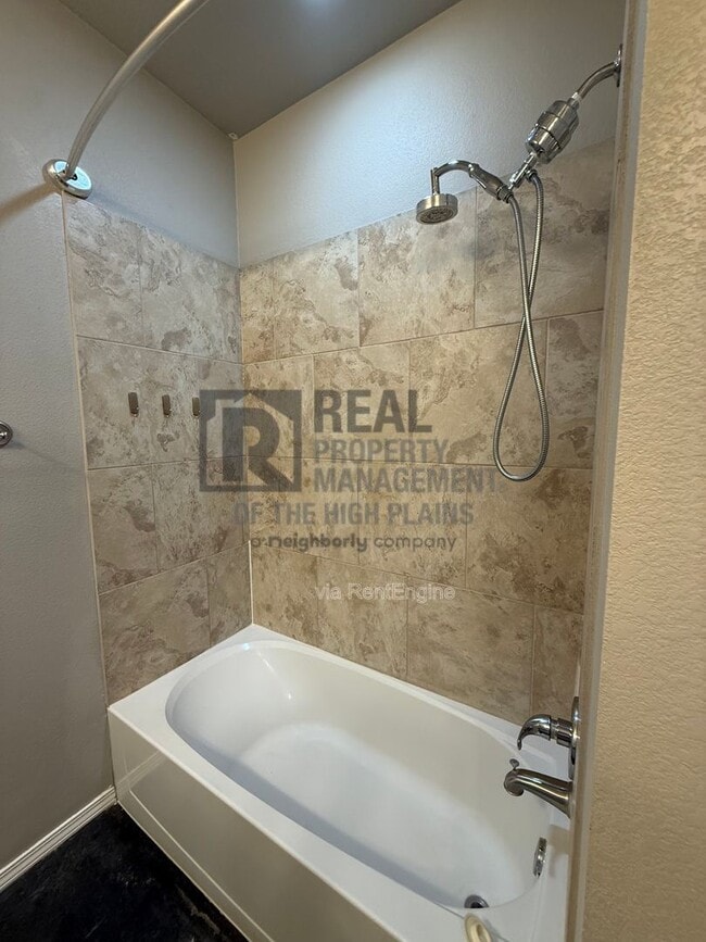 Building Photo - 7620 Legacy Pkwy