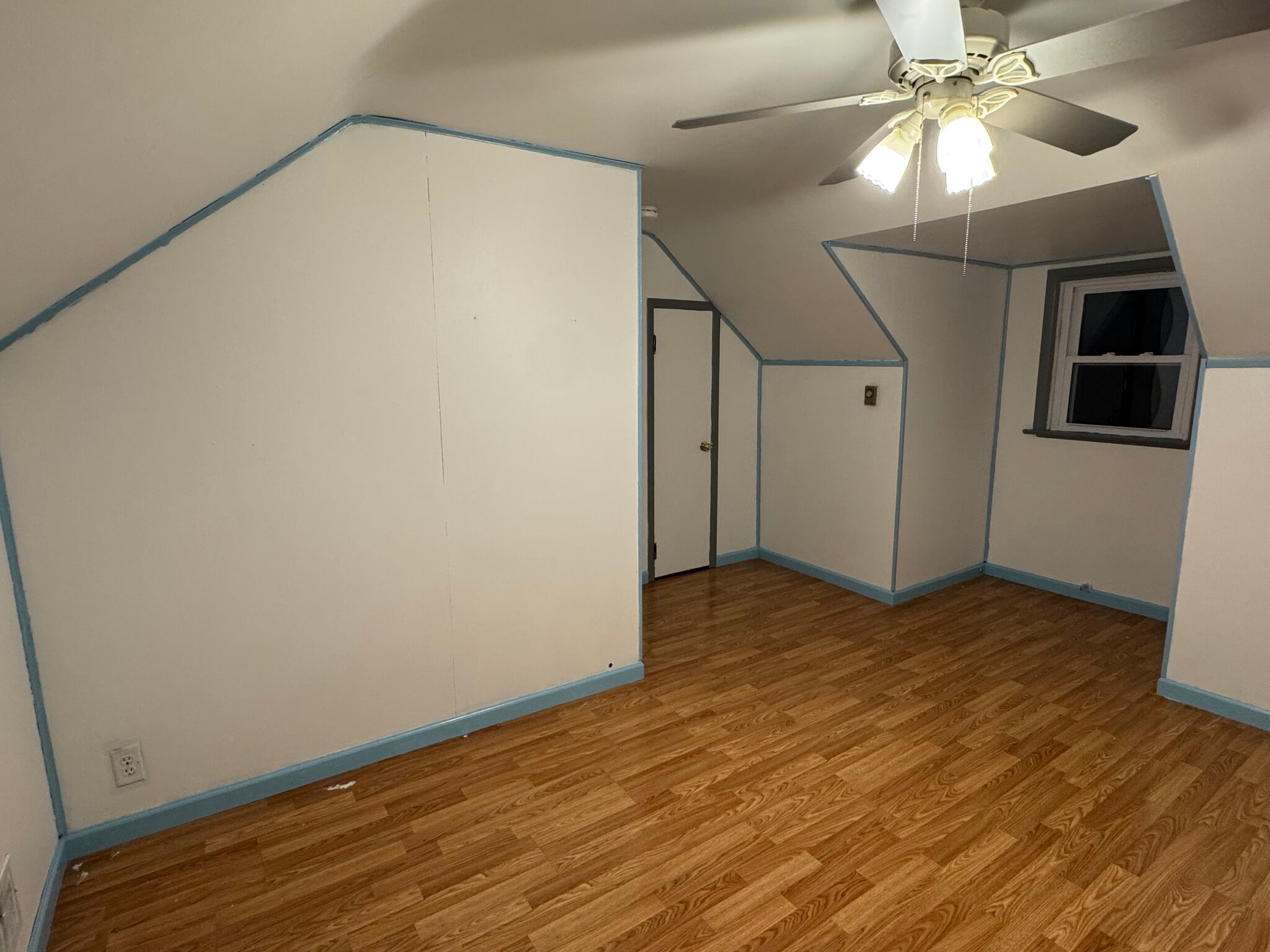 Building Photo - 165 Sand Creek Rd