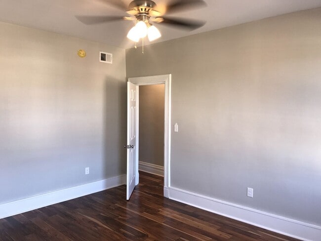 Building Photo - 3 BR, 1 Bath Townhouse - Lawrenceville - TOTALLY UPDATED!