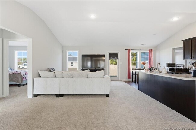 Building Photo - 50 Terrier Ct