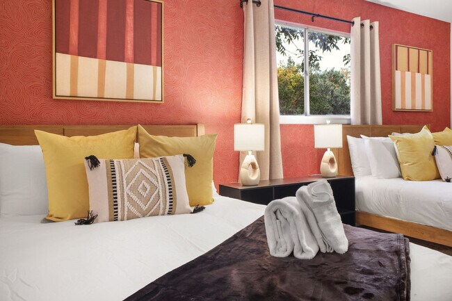 Building Photo - 5410 King Richard St