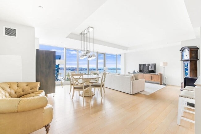 Building Photo - 135 Seaport Blvd