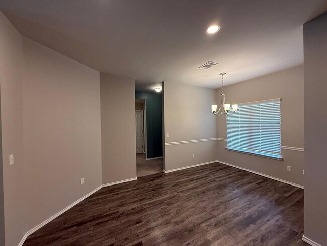 Building Photo - 332 Blue Dr