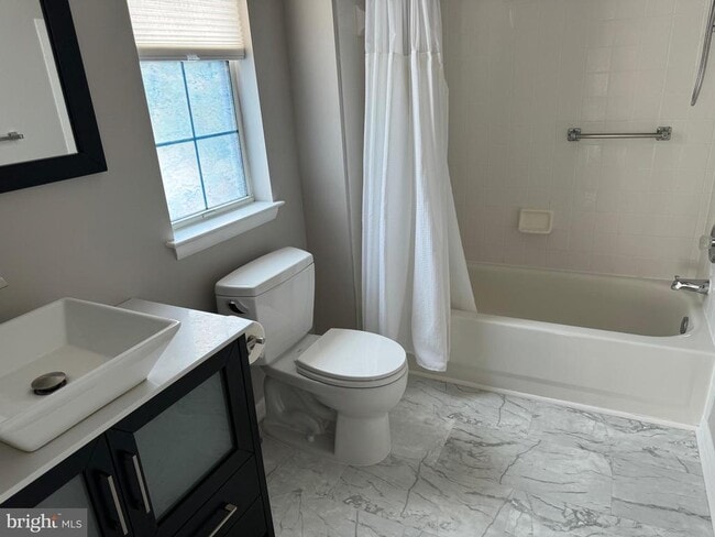 Building Photo - 44244 Mossy Brook Square