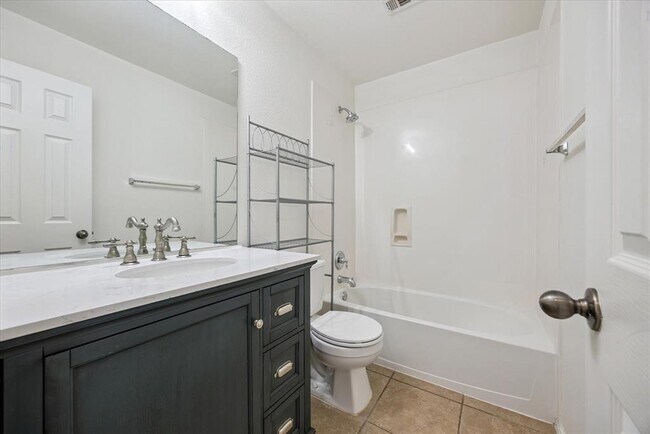 Building Photo - 43 White Magnolia Cir