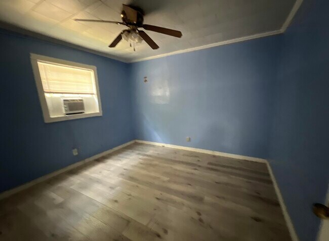 Building Photo - 6981 Cutter St