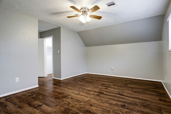 Building Photo - 12346 Huntington Venture Dr