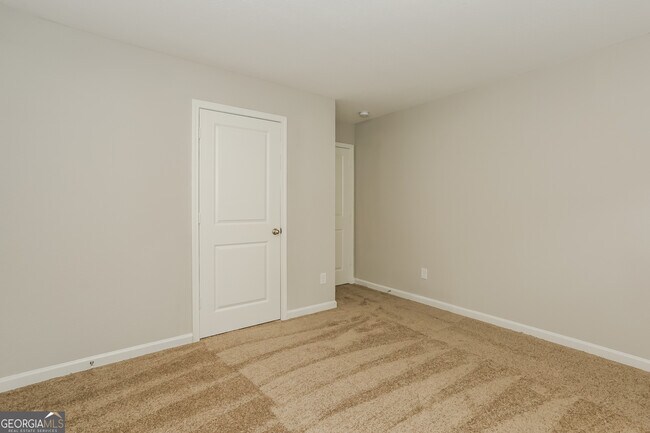 Building Photo - 518 Firethorn Ct