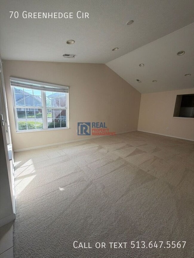 Building Photo - 70 Greenhedge Cir