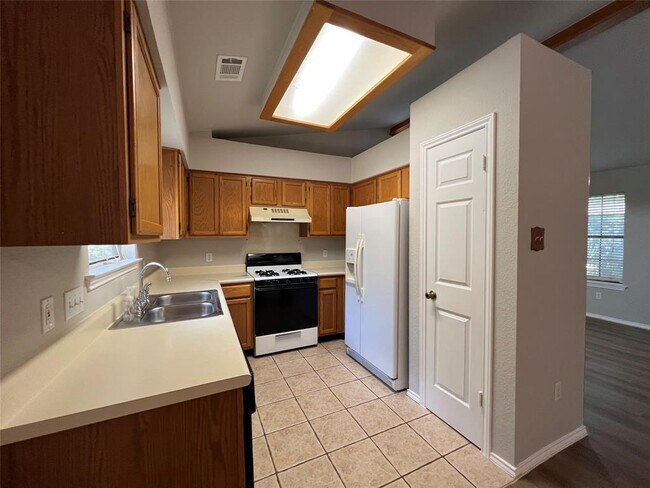 Building Photo - 7906 Tiffany Dr