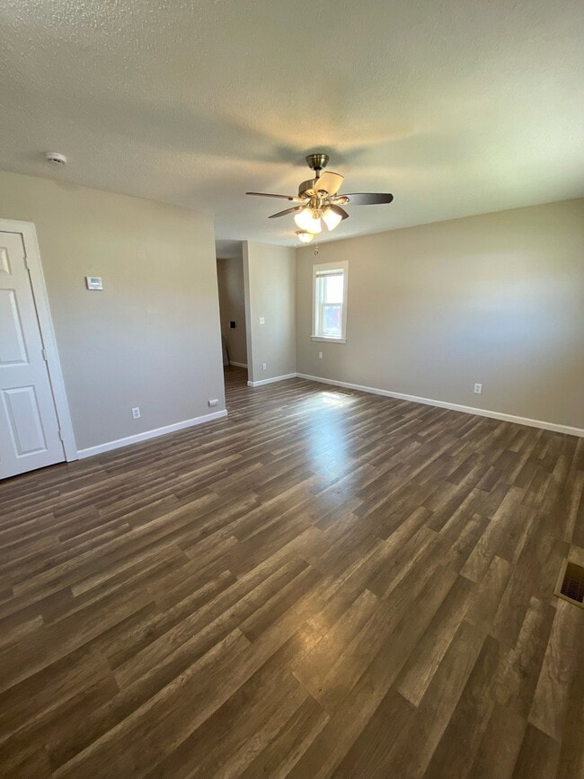 Building Photo - 7 Briarcliff Dr