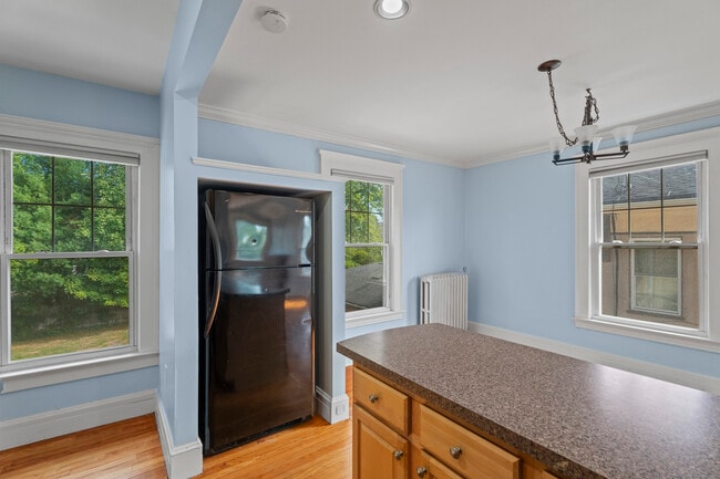 Building Photo - 809 Edgewood Ave