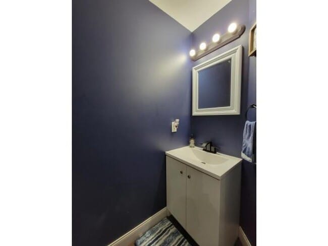 Building Photo - 3BR Townhome | Ensuite Primary + Walk-In Closet | Upper Laundry-Avail. June 1st