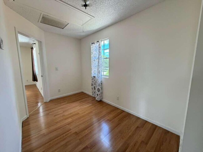 Building Photo - 13986 Morning Glory Dr