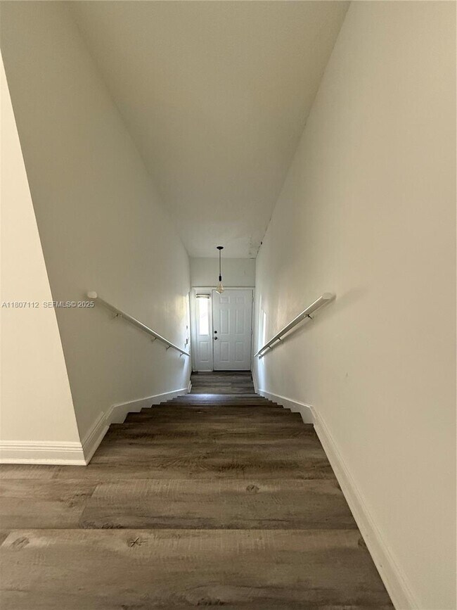 Building Photo - 2634 SE 21st Ct