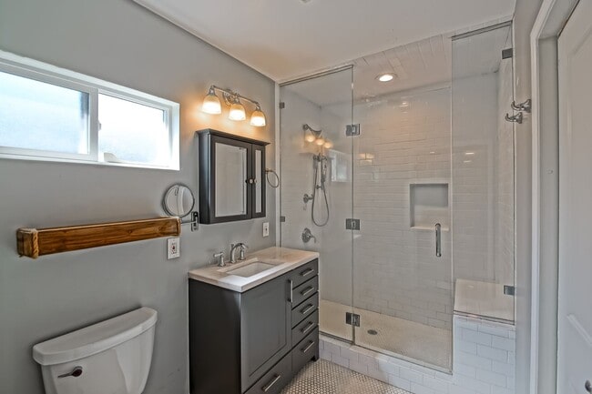 Building Photo - REMODELED, CHARMING & AIRY 3BR2BA HOME W/ OFFICE ON A LARGE LOT W/ NICELY LANDSCAPED FRONT YARD, ...