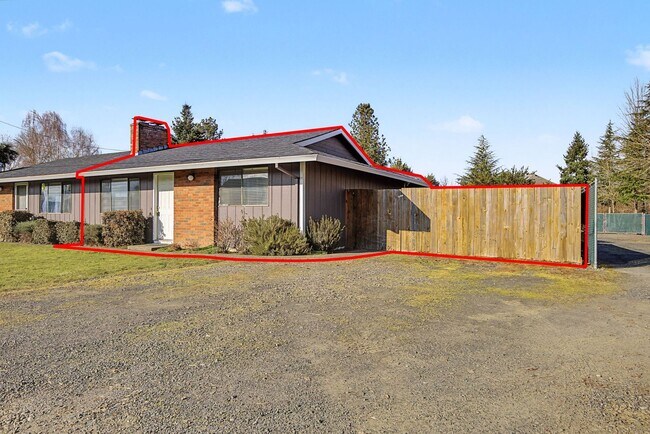 Building Photo - 421-423 Toliver Rd